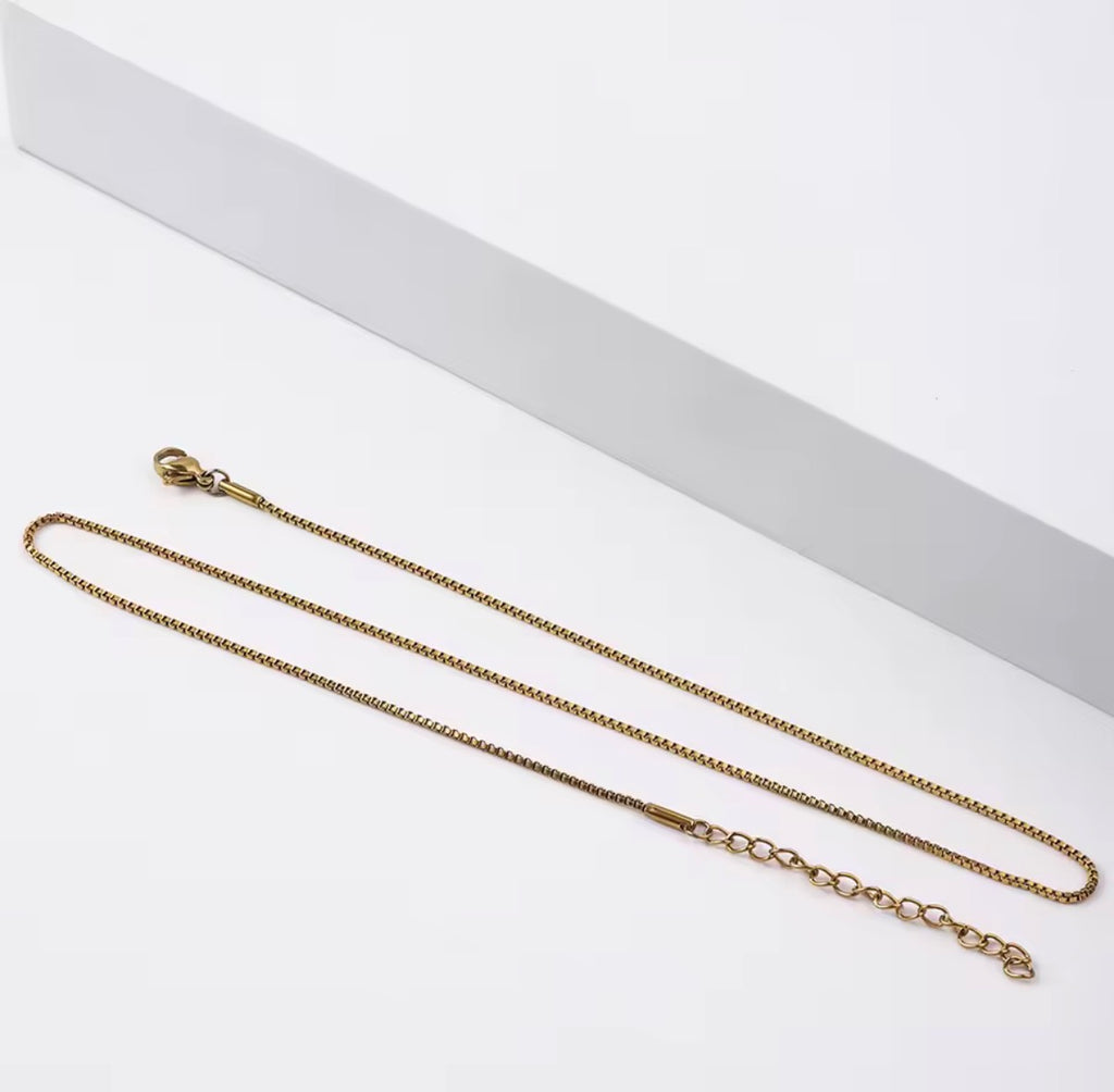 Gold Profectus Necklace (male)